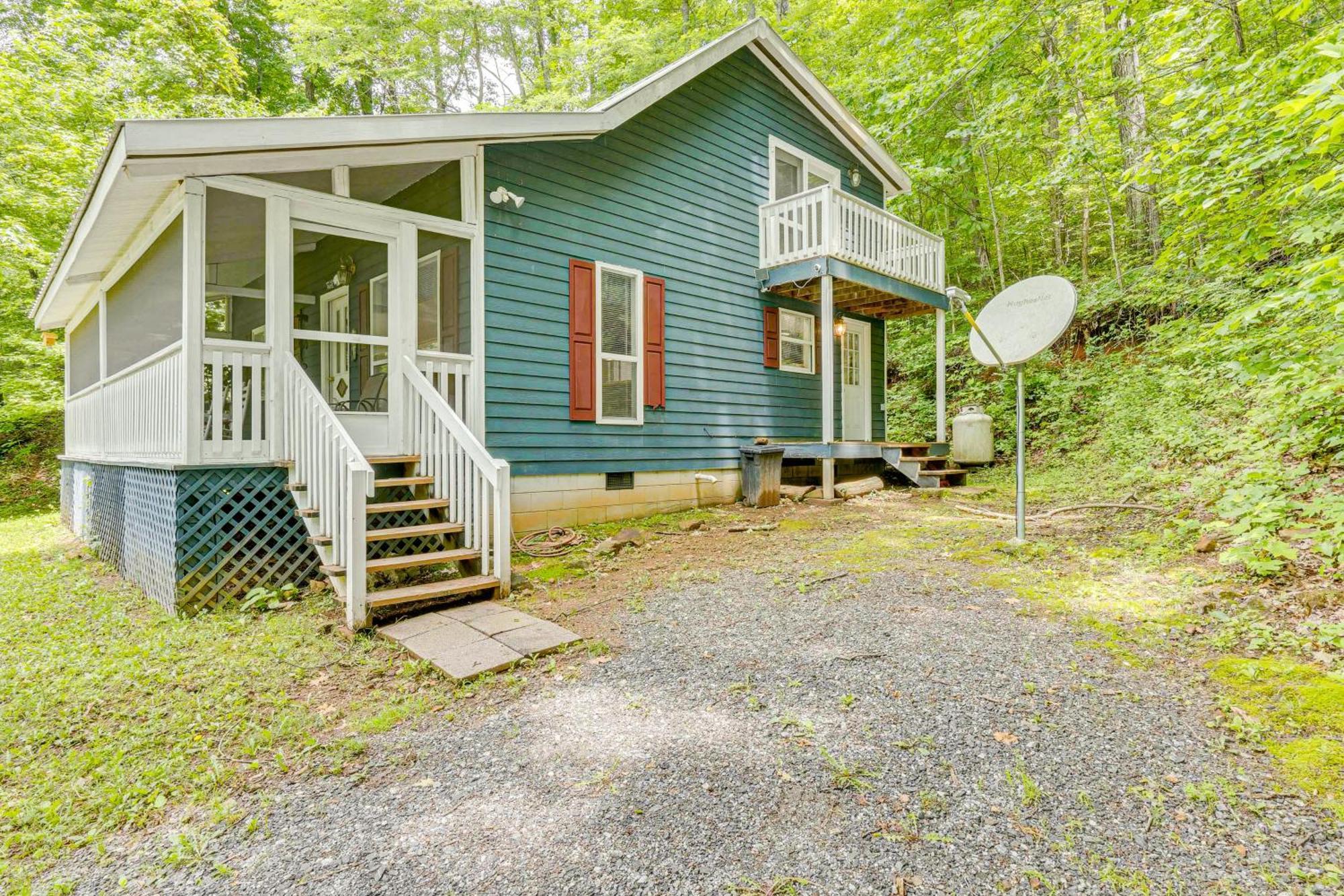 Secluded Cabin With Porch - 7 Miles To Lake Chatuge! Hayesville Exterior photo
