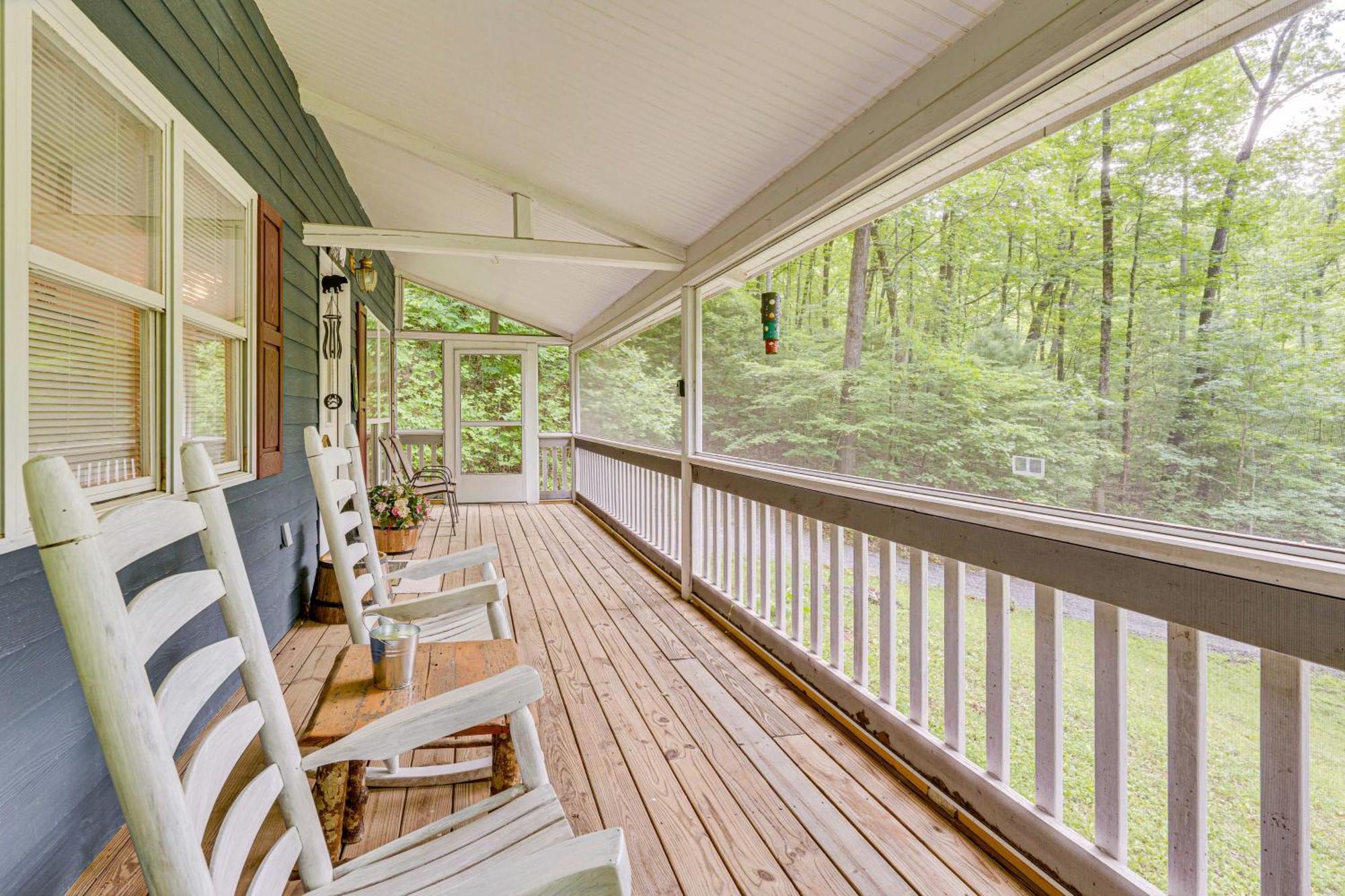 Secluded Cabin With Porch - 7 Miles To Lake Chatuge! Hayesville Exterior photo